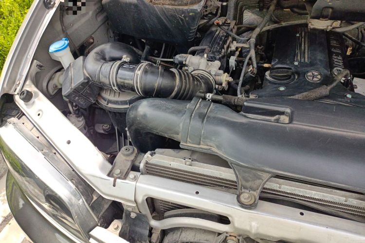 Used JAC Group Refine 2012 2.0L Timeless Edition HFC4GA3 Engine Bay Right