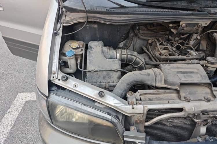 Used JAC Group Refine 2012 1.9T Shuttle Diesel Comfort Version HFC4DB1-2C Engine Bay Right