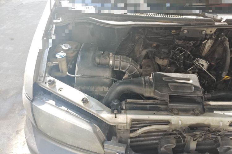 Used JAC Group Refine 2012 1.9T Shuttle Diesel Standard Model HFC4DB1-2C Engine Bay Right