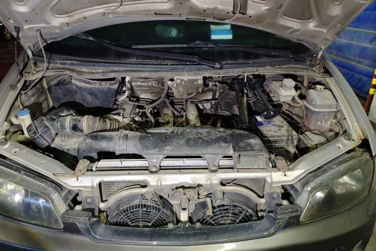 Used JAC Group Refine 2012 2.0L Timeless Edition HFC4GA3 Engine Bay