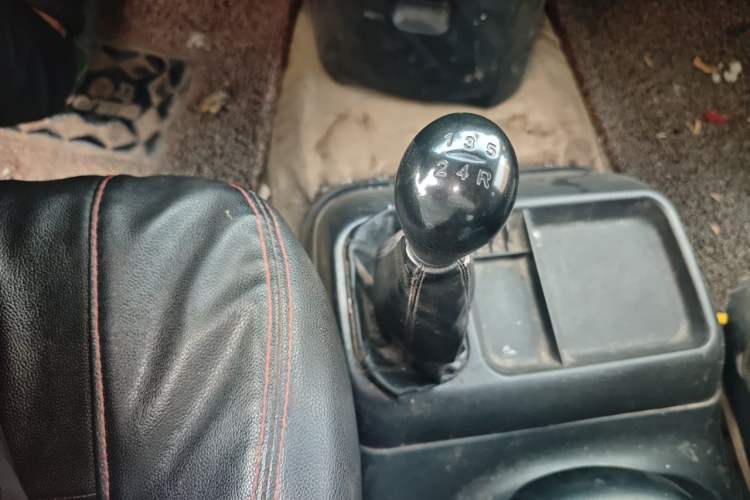 Used JAC Group Refine 2012 2.0L Timeless Edition HFC4GA3 Gear Lever