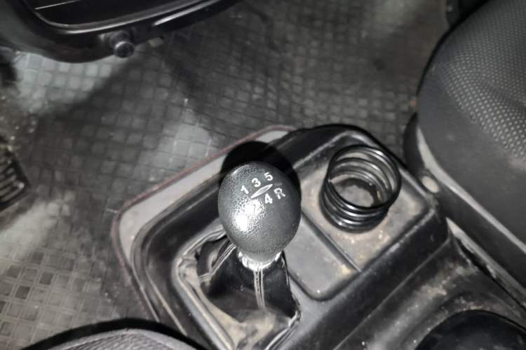 Used JAC Group Refine 2012 2.0L Timeless Edition HFC4GA3 Gear Lever