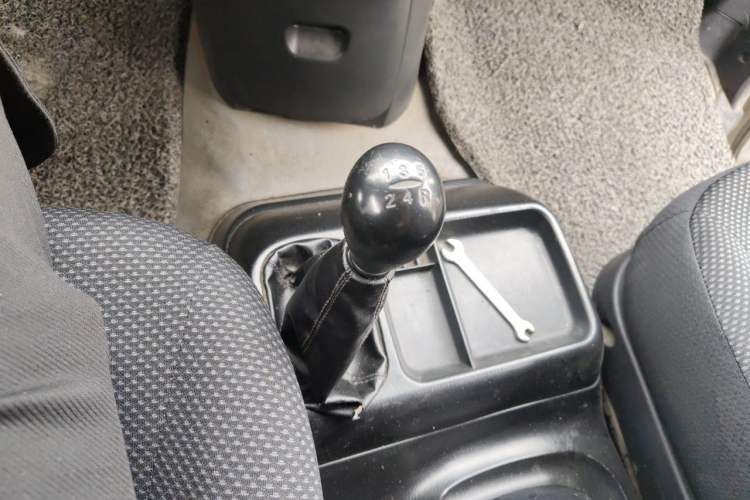 Used JAC Group Refine 2012 2.0L Timeless Edition HFC4GA3 Gear Lever