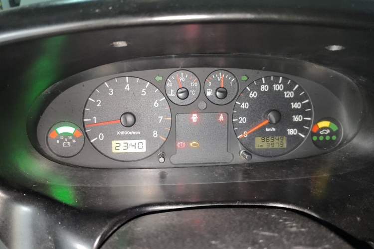 Used JAC Group Refine 2012 2.0L Timeless Edition HFC4GA3 Instrument Cluster