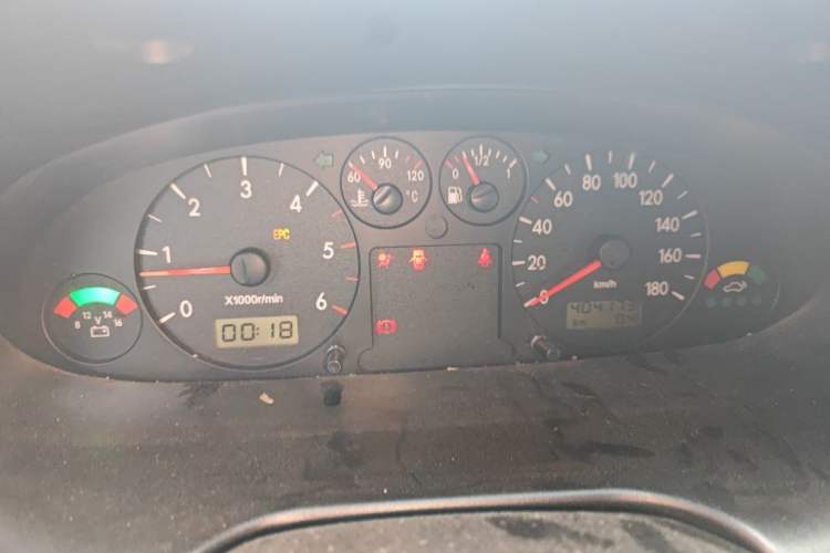 Used JAC Group Refine 2012 1.9T Shuttle Diesel Comfort Version HFC4DB1-2C Instrument Cluster