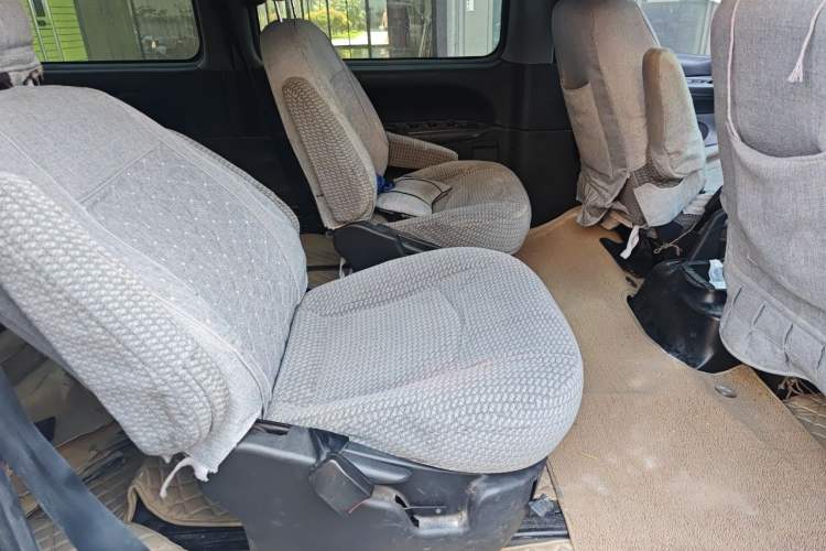 Used JAC Group Refine 2012 1.9T Shuttle Diesel Comfort Version HFC4DB1-2C Left Rear Seat