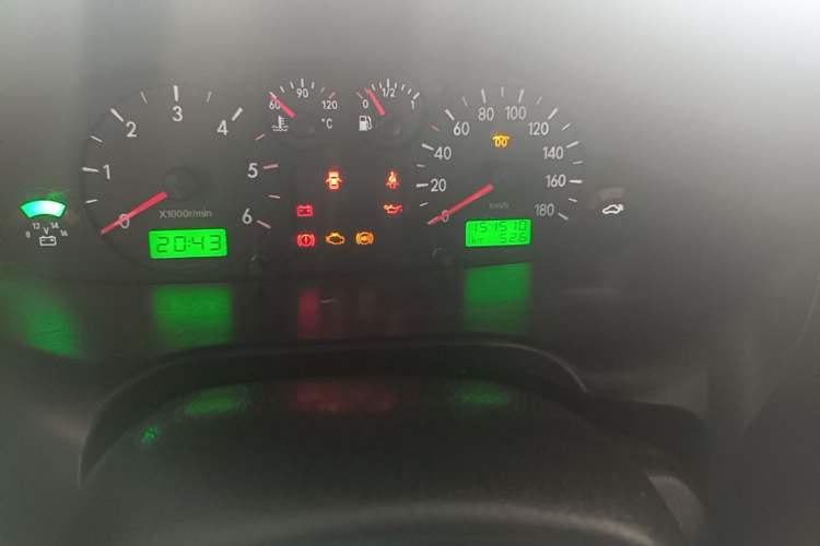 Used JAC Group Refine 2012 1.9T Shuttle Diesel Standard Model HFC4DB1-2C Odometer Close Up
