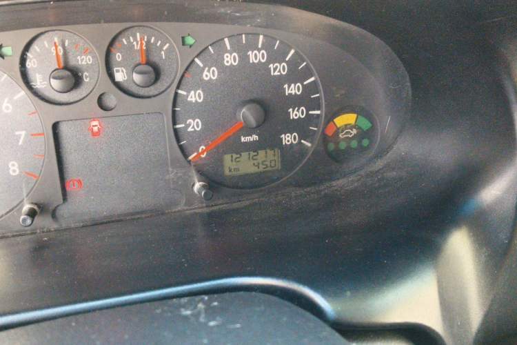 Used JAC Group Refine 2012 2.0L Timeless Edition HFC4GA3 Odometer Close Up