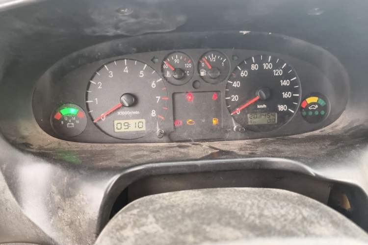 Used JAC Group Refine 2012 2.0L Timeless Edition HFC4GA3 Odometer Close Up