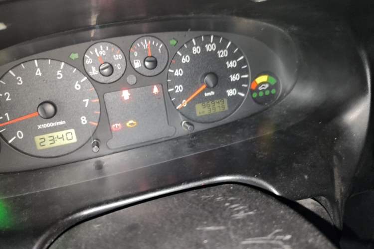 Used JAC Group Refine 2012 2.0L Timeless Edition HFC4GA3 Odometer Close Up