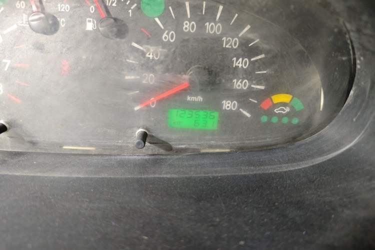 Used JAC Group Refine 2012 2.0L Timeless Edition HFC4GA3 Odometer Close Up