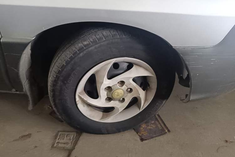 Used JAC Group Refine 2012 1.9T Shuttle Diesel Standard Model HFC4DB1-2C Right Front Wheel Hub
