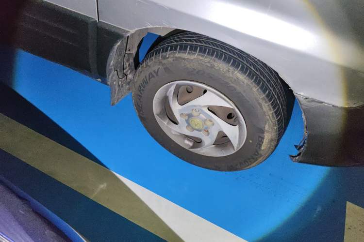 Used JAC Group Refine 2012 1.9T Shuttle Diesel Comfort Version HFC4DB1-2C Right Front Wheel Hub