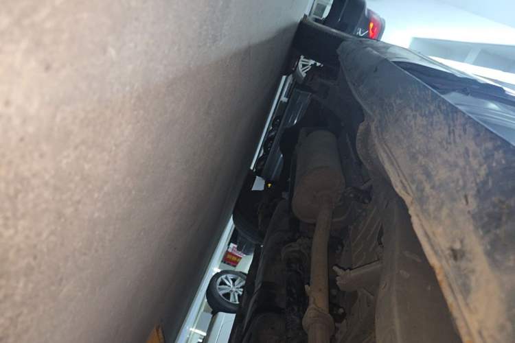 Used JAC Group Refine 2012 1.9T Shuttle Diesel Comfort Version HFC4DB1-2C Right Side Sill