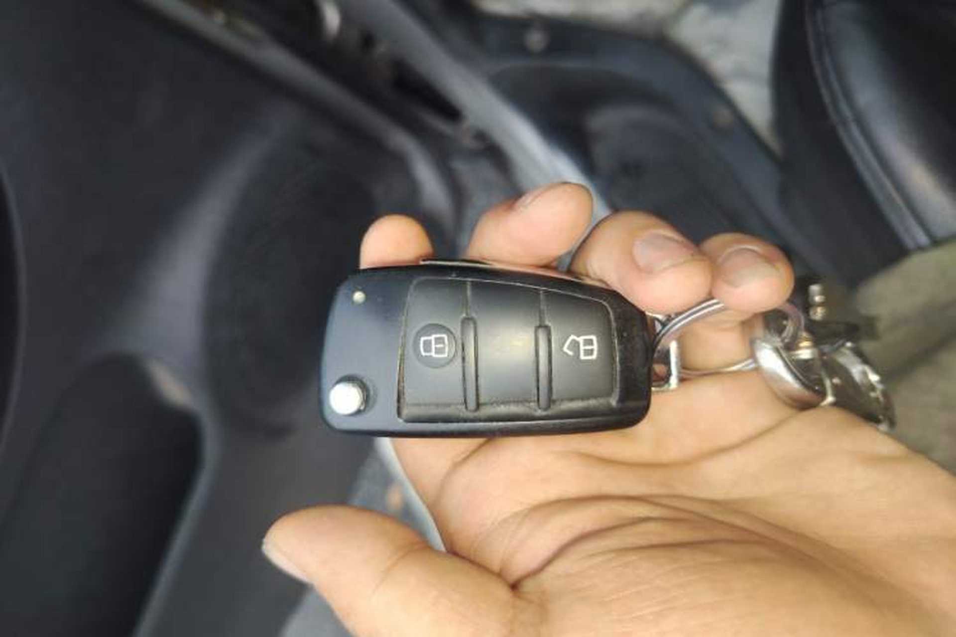 Used JAC Group Refine 2012 1.9T Shuttle Diesel Comfort Version HFC4DB1-2C Vehicle Key