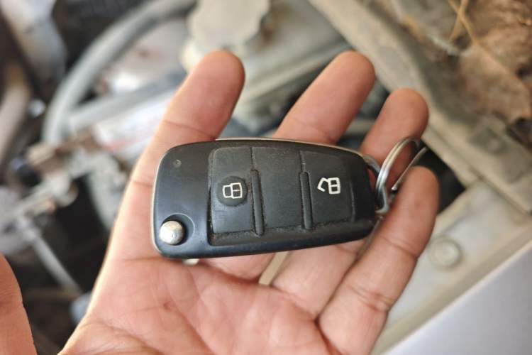 Used JAC Group Refine 2012 2.0L Timeless Edition HFC4GA3 Vehicle Key
