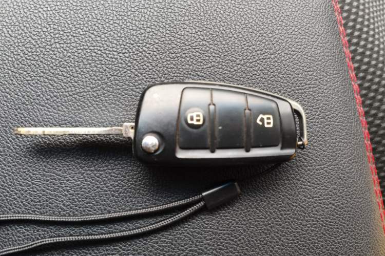 Used JAC Group Refine 2012 2.0L Timeless Edition HFC4GA3 Vehicle Key