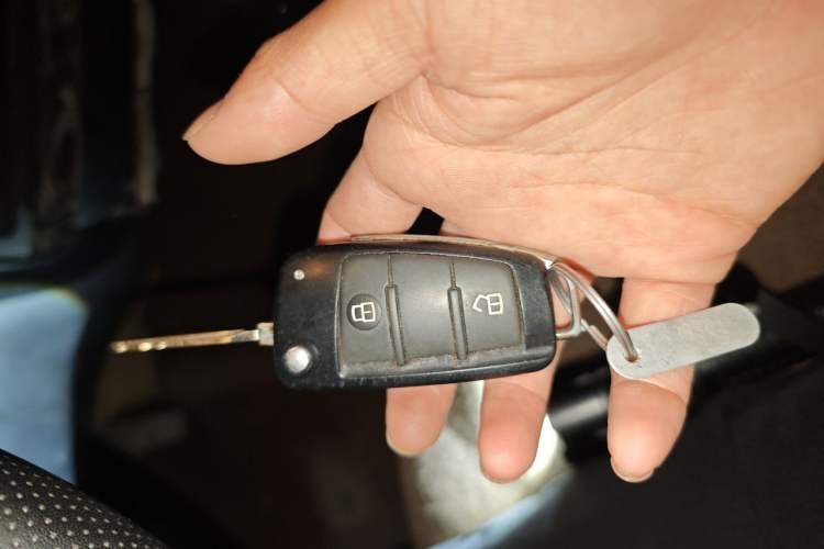 Used JAC Group Refine 2012 2.0L Timeless Edition HFC4GA3 Vehicle Key