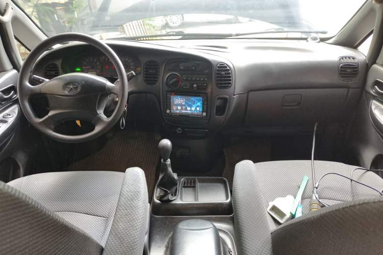 Used JAC Group Refine 2015 2.0L Shuttle Gasoline Long-Wheelbase Comfort Version HFC4GA3-3D Center Console