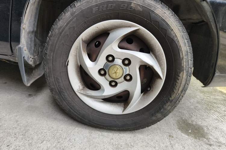 Used JAC Group Refine 2015 2.0L Shuttle Gasoline Long-Wheelbase Comfort Version HFC4GA3-3D Right Front Wheel Hub