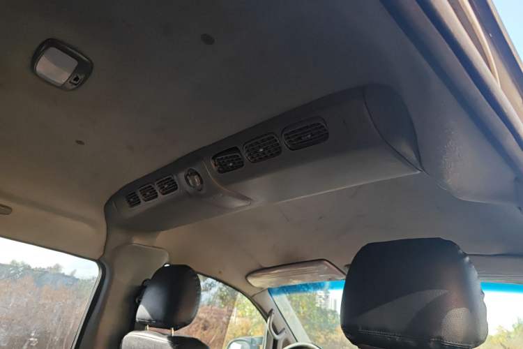 Used JAC Group Refine 2015 2.0L Shuttle Gasoline Long-Wheelbase Comfort Version HFC4GA3-3D Headliner