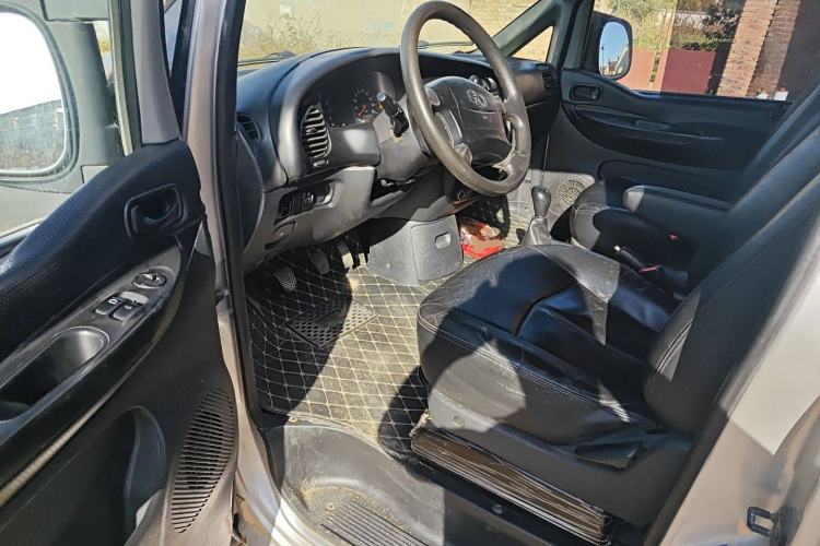 Used JAC Group Refine 2015 2.0L Shuttle Gasoline Long-Wheelbase Comfort Version HFC4GA3-3D Left Front Seat