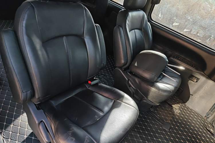 Used JAC Group Refine 2015 2.0L Shuttle Gasoline Long-Wheelbase Comfort Version HFC4GA3-3D Left Rear Seat