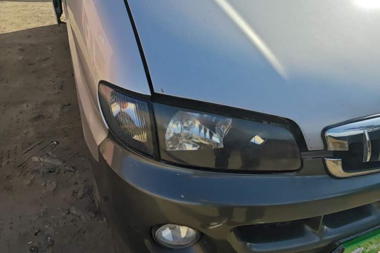 Used JAC Group Refine 2015 2.0L Shuttle Gasoline Long-Wheelbase Comfort Version HFC4GA3-3D Right Front Headlight