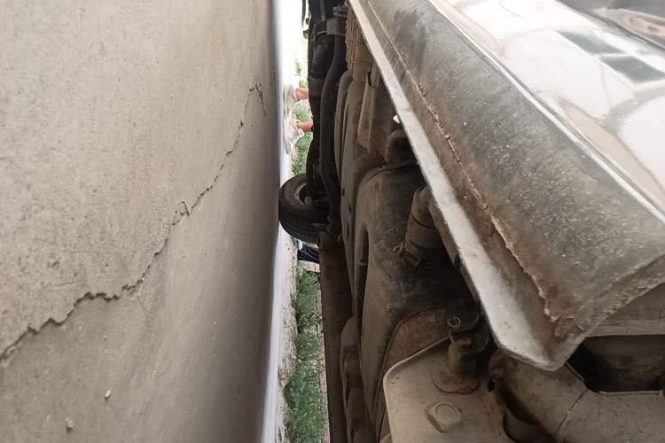 Used JAC Group Refine  Chassis Rear Left