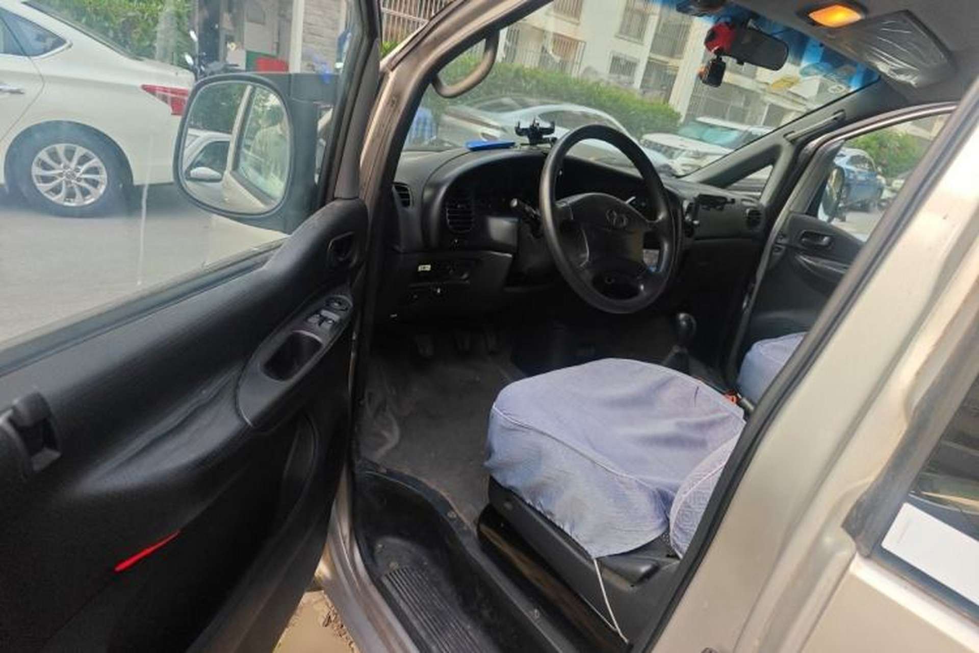 Used JAC Group Refine 2015 2.0L Shuttle Gasoline Long-Wheelbase Comfort Version HFC4GA3-3D Driver Seat