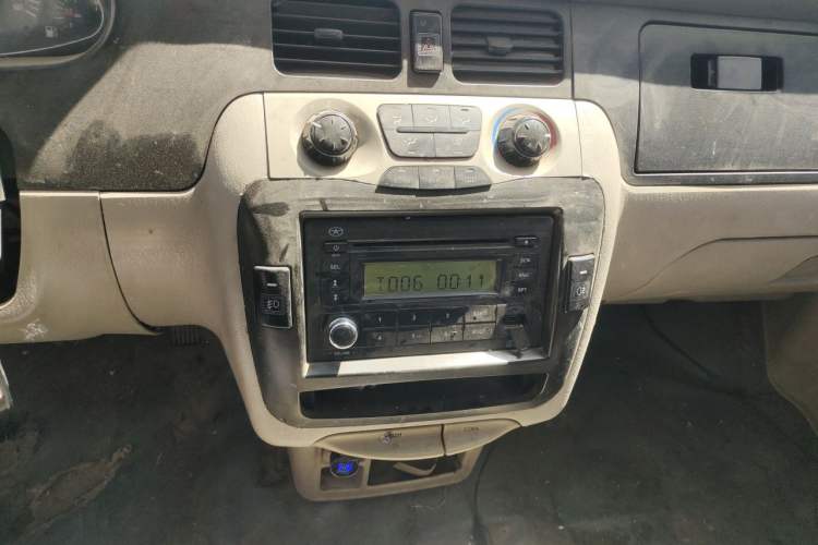 Used JAC Group Refine 2015 2.0L Shuttle Gasoline Long-Wheelbase Comfort Version HFC4GA3-3D Audio And AC Panel