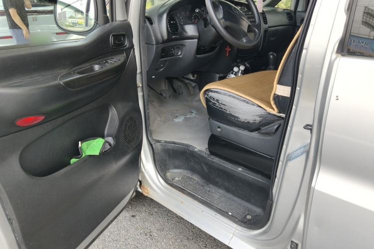 Used JAC Group Refine 2015 2.0L Shuttle Gasoline Long-Wheelbase Comfort Version HFC4GA3-3D Driver Seat