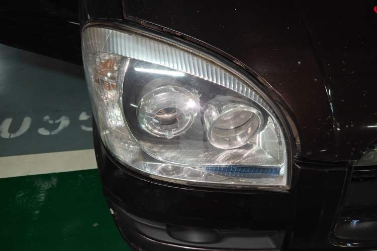 Used JAC Group Refine 2015 2.0L Shuttle Gasoline Long-Wheelbase Comfort Version HFC4GA3-3D Right Front Headlight