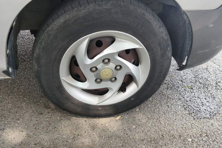 Used JAC Group Refine 2015 2.0L Shuttle Gasoline Long-Wheelbase Comfort Version HFC4GA3-3D Right Front Wheel Hub