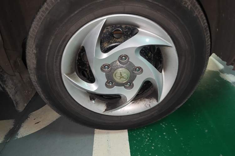 Used JAC Group Refine 2015 2.0L Shuttle Gasoline Long-Wheelbase Comfort Version HFC4GA3-3D Right Front Wheel Hub