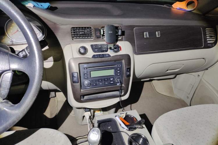 Used JAC Group Refine 2015 1.9T Shuttle Long-Wheelbase Comfort Model HFC4DB1-2C Audio And AC Panel