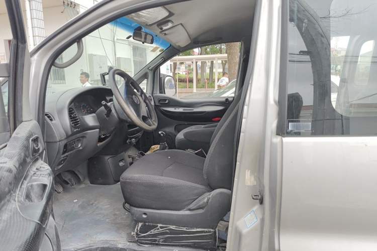 Used JAC Group Refine 2015 2.0L Shuttle Gasoline Long-Wheelbase Comfort Version HFC4GA3-3D Driver Seat