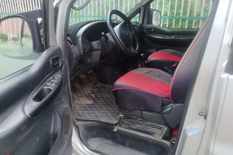 Used JAC Group Refine 2015 2.0L Shuttle Gasoline Long-Wheelbase Comfort Version HFC4GA3-3D Driver Seat