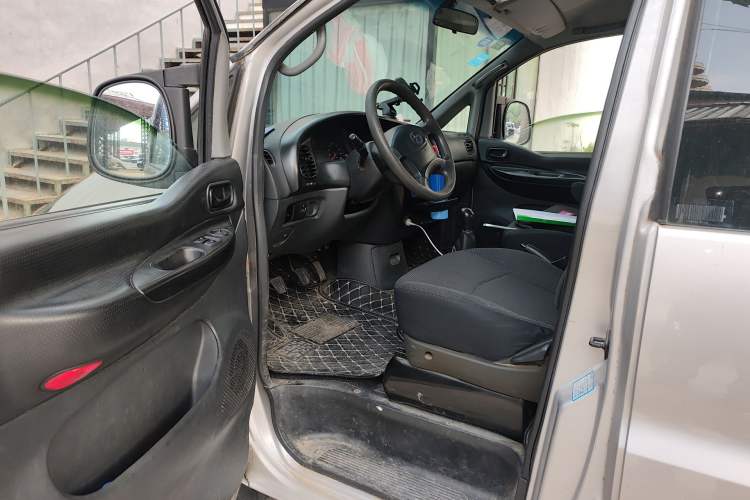Used JAC Group Refine 2015 2.0L Shuttle Gasoline Long-Wheelbase Comfort Version HFC4GA3-3D Driver Seat