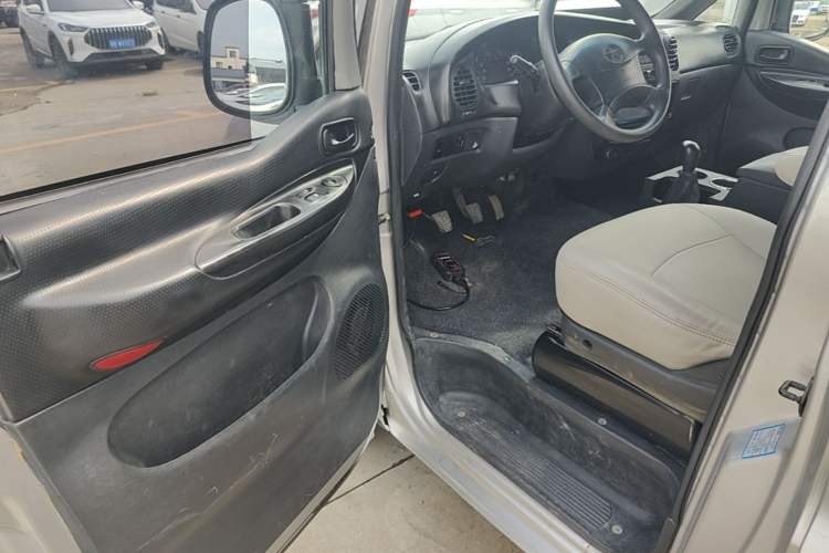 Used JAC Group Refine 2015 2.0L Shuttle Gasoline Long-Wheelbase Standard Version HFC4GA3-3D Driver Seat