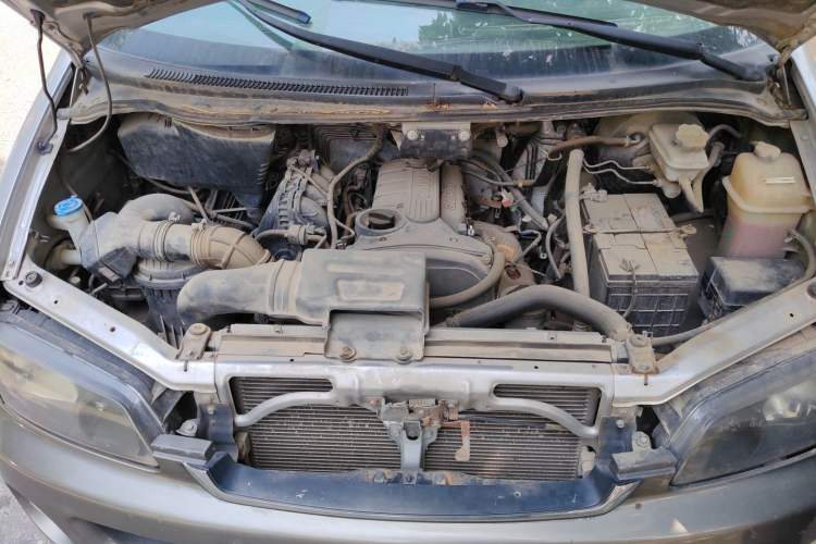 Used JAC Group Refine 2015 2.0L Shuttle Gasoline Long-Wheelbase Standard Version HFC4GA3-3D Engine Bay