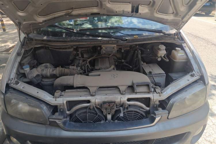 Used JAC Group Refine 2015 2.0L Shuttle Gasoline Long-Wheelbase Comfort Version HFC4GA3-3D Engine Bay