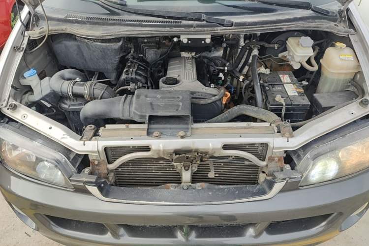 Used JAC Group Refine 2015 2.0L Shuttle Gasoline Long-Wheelbase Standard Version HFC4GA3-3D Engine Bay