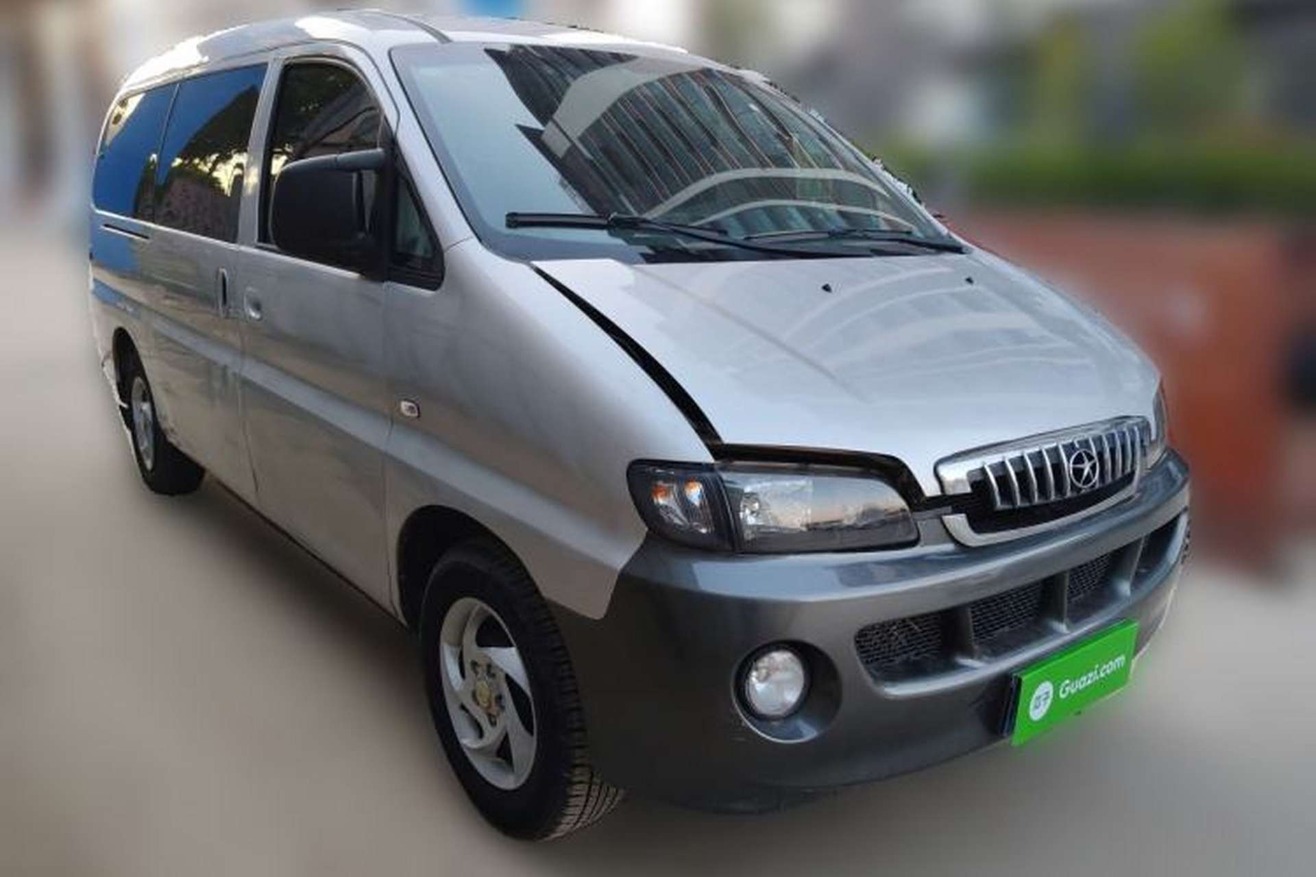 Used JAC Group Refine 2015 2.0L Shuttle Gasoline Long-Wheelbase Comfort Version HFC4GA3-3D Front Right 45 Deg