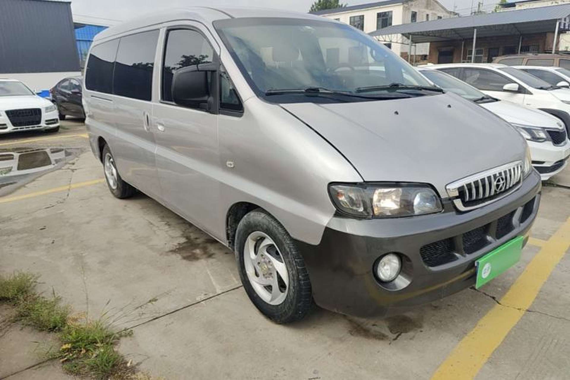 Used JAC Group Refine 2015 2.0L Shuttle Gasoline Long-Wheelbase Standard Version HFC4GA3-3D Front Right 45 Deg