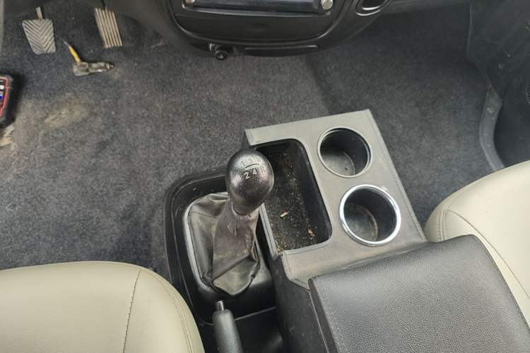 Used JAC Group Refine 2015 2.0L Shuttle Gasoline Long-Wheelbase Standard Version HFC4GA3-3D Gear Lever