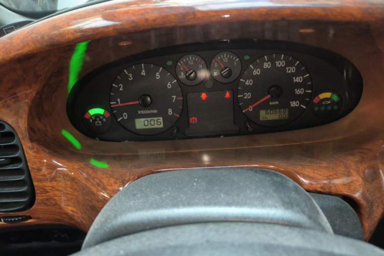 Used JAC Group Refine 2015 2.0L Shuttle Gasoline Long-Wheelbase Standard Version HFC4GA3-3D Instrument Cluster
