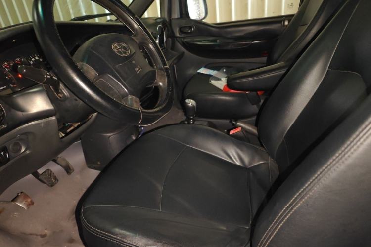 Used JAC Group Refine 2015 1.9T Shuttle Long-Wheelbase Comfort Model HFC4DB1-2C Left Front Seat