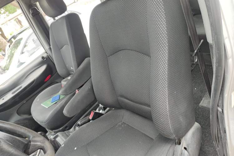 Used JAC Group Refine 2015 2.0L Shuttle Gasoline Long-Wheelbase Comfort Version HFC4GA3-3D Left Front Seat
