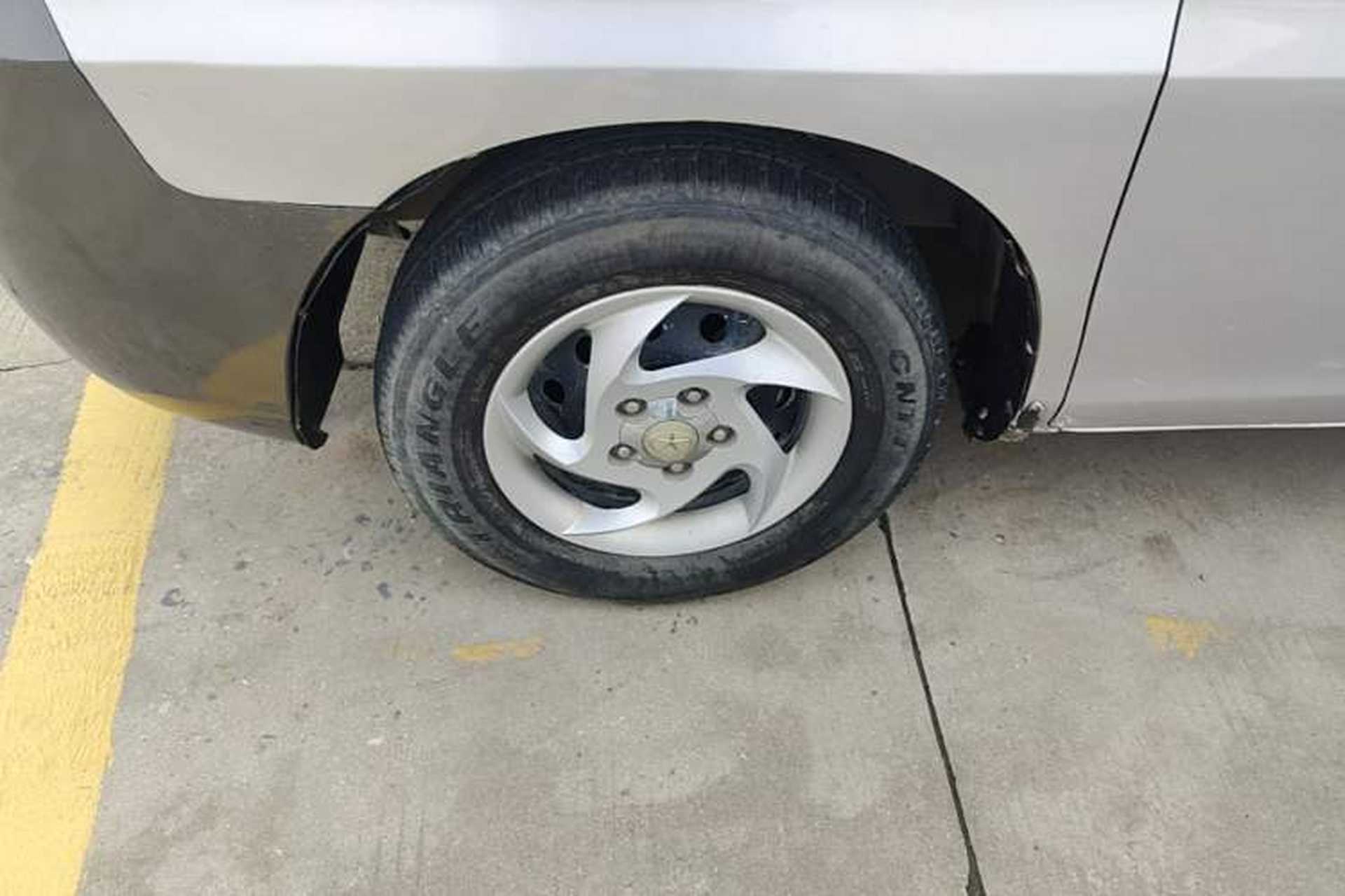 Used JAC Group Refine 2015 2.0L Shuttle Gasoline Long-Wheelbase Standard Version HFC4GA3-3D Left Front Wheel Hub